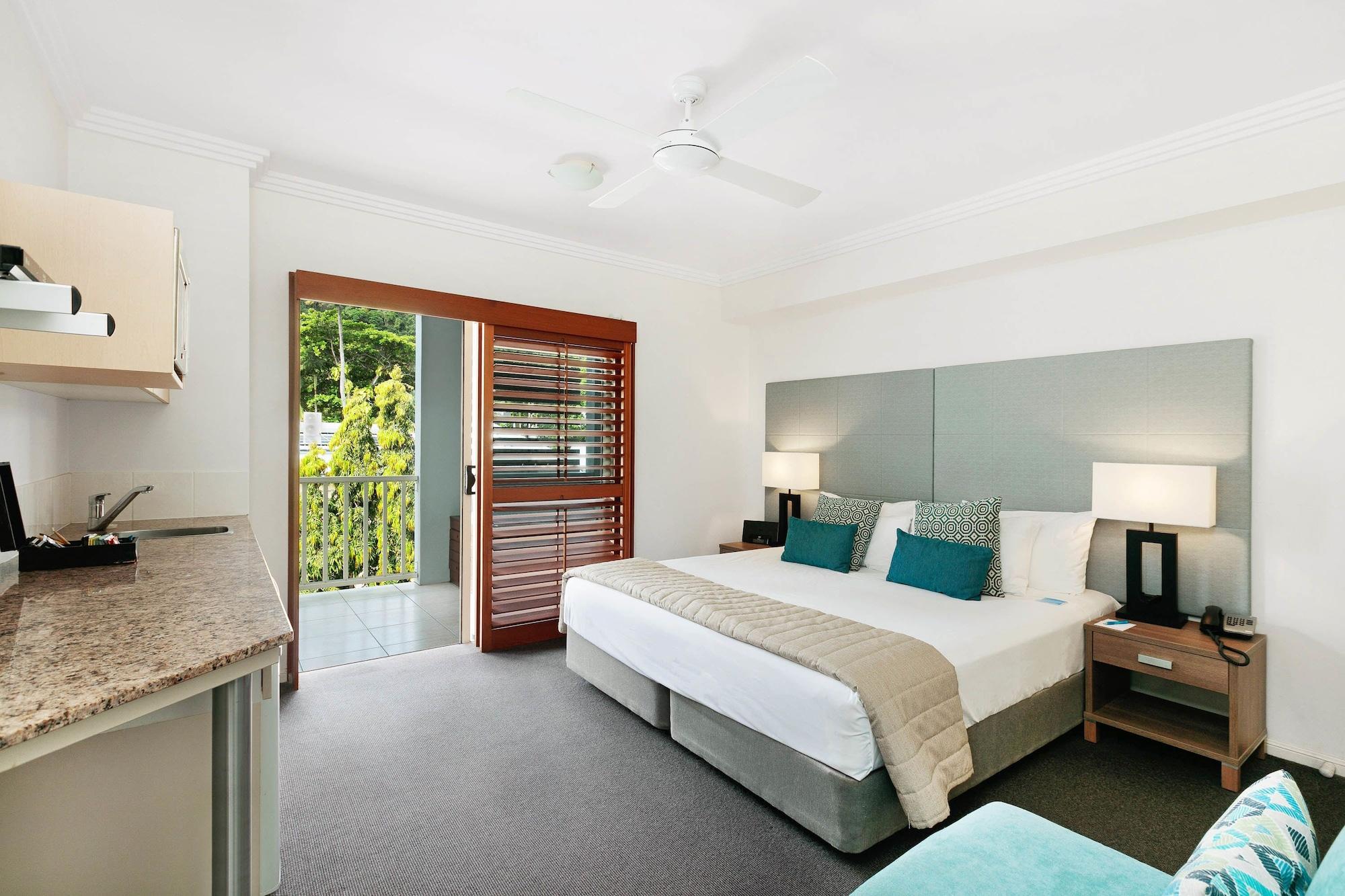 Mantra Aqueous On Port Aparthotel Port Douglas Kültér fotó