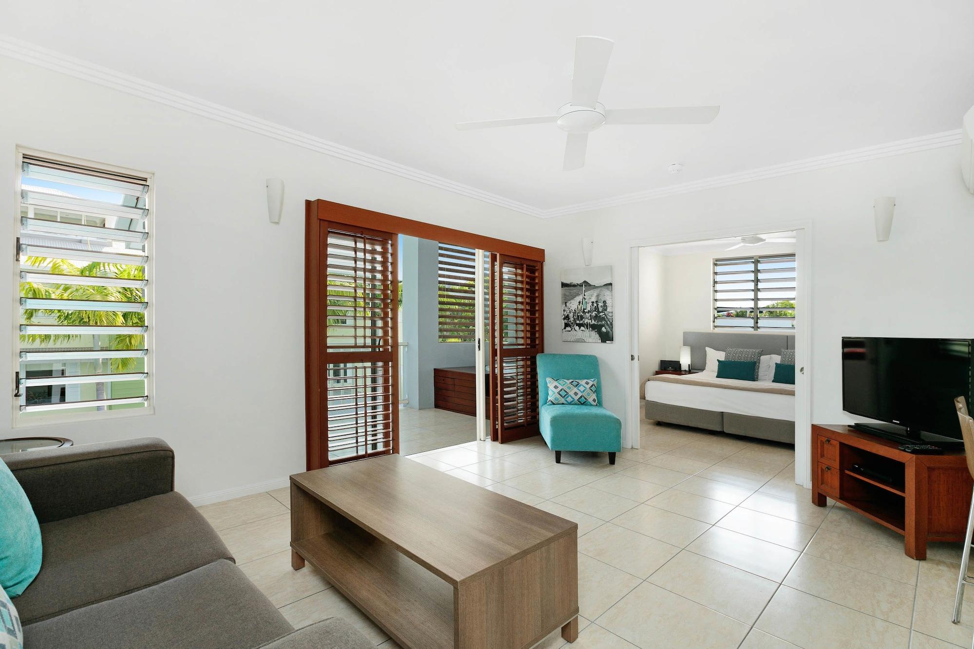 Mantra Aqueous On Port Aparthotel Port Douglas Kültér fotó
