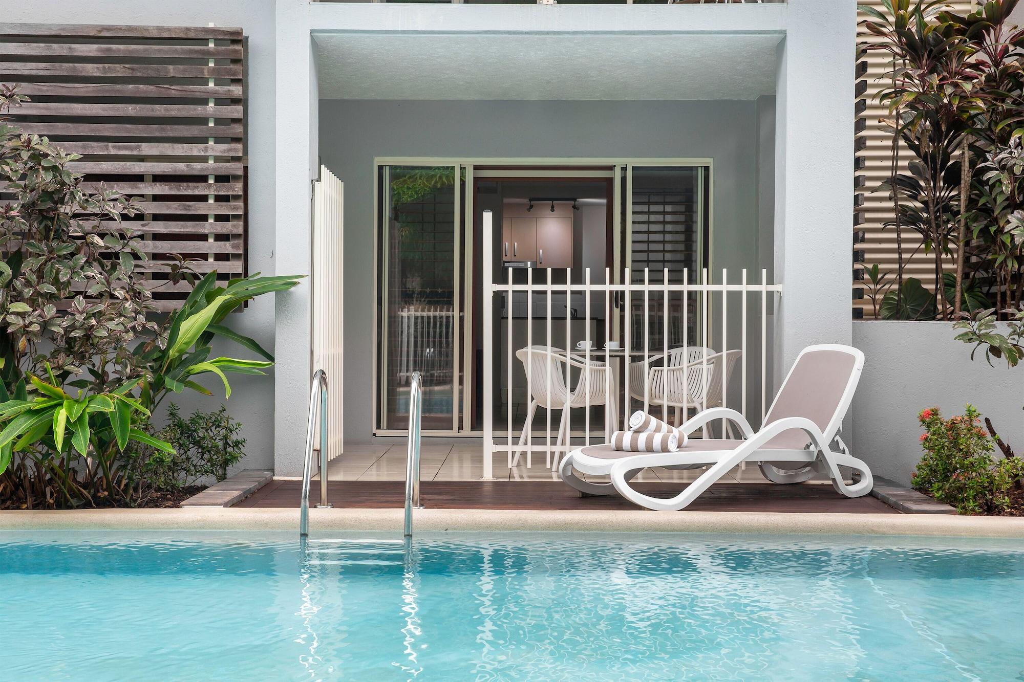 Mantra Aqueous On Port Aparthotel Port Douglas Kültér fotó