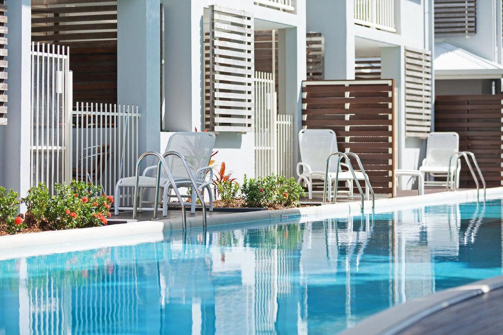 Mantra Aqueous On Port Aparthotel Port Douglas Kültér fotó