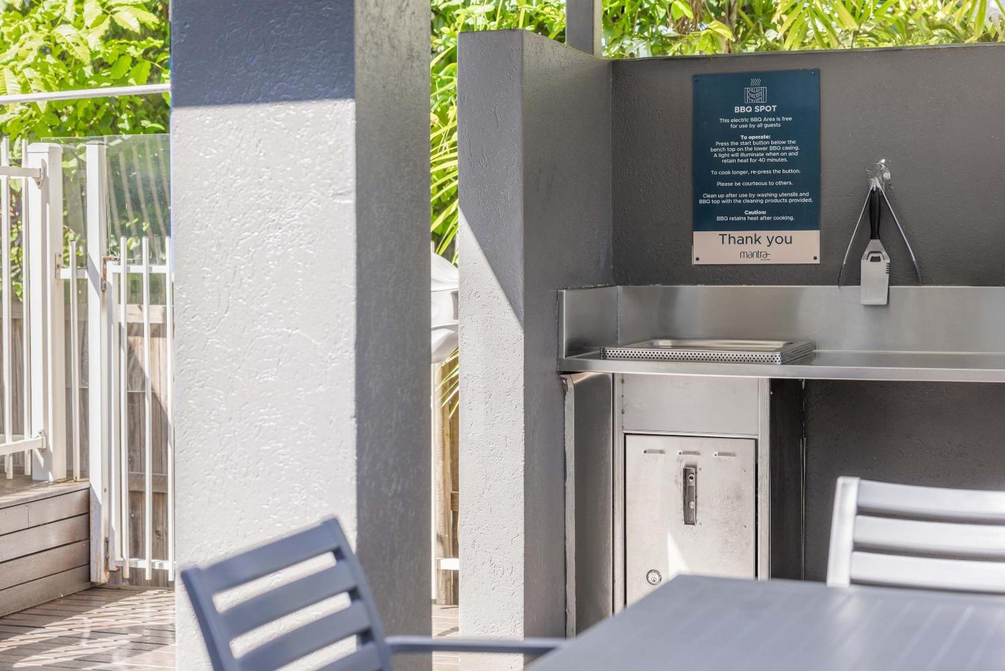Mantra Aqueous On Port Aparthotel Port Douglas Kültér fotó